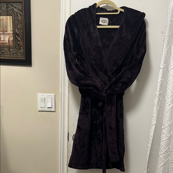 UGG Deep Purple Plush Robe - Picture 3 of 6